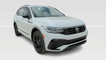 New 2024 Volkswagen Tiguan SE R-Line