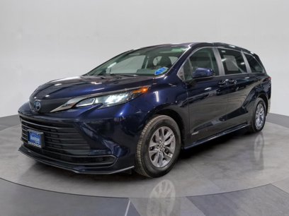Used 2021 Toyota Sienna LE w/ LE Plus Package
