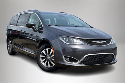 Used 2020 Chrysler Pacifica Touring-L Plus