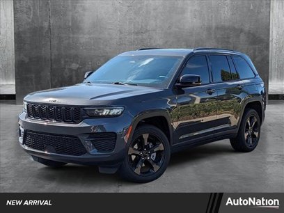 Used 2023 Jeep Grand Cherokee Altitude