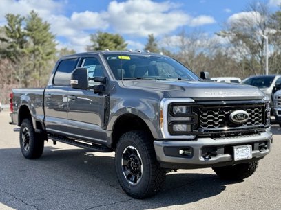 New 2025 Ford F250 XLT w/ Black Appearance Package