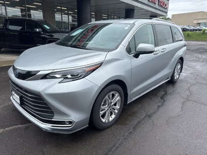Used 2024 Toyota Sienna Platinum