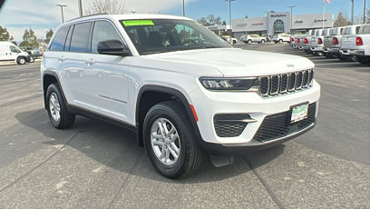 New 2025 Jeep Grand Cherokee Laredo w/ MOPAR Finishing Package