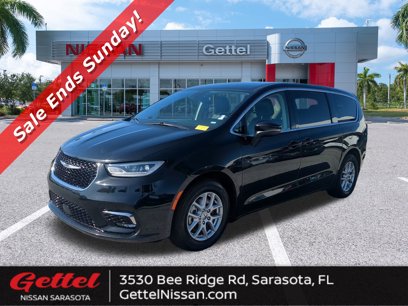 Used 2023 Chrysler Pacifica Touring-L