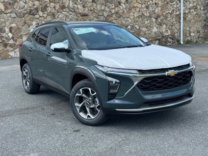 New 2025 Chevrolet Trax LT w/ Driver Confidence Package