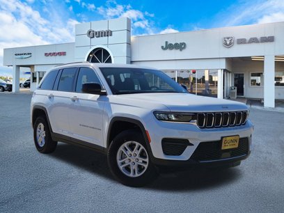 New 2024 Jeep Grand Cherokee Laredo