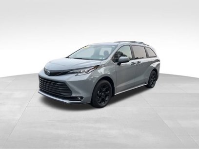 Used 2025 Toyota Sienna XLE Woodland Edition