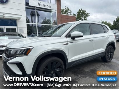 Certified 2024 Volkswagen Taos SE w/ Panoramic Sunroof Package