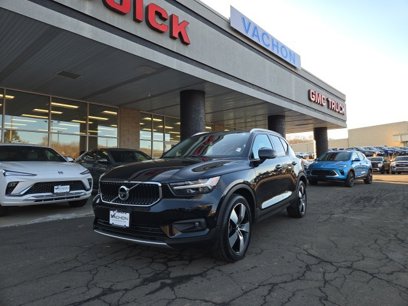 Used 2019 Volvo XC40 T5 Momentum