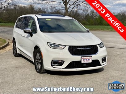 Used 2023 Chrysler Pacifica Limited