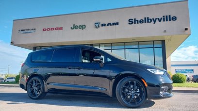 New 2025 Chrysler Pacifica Limited