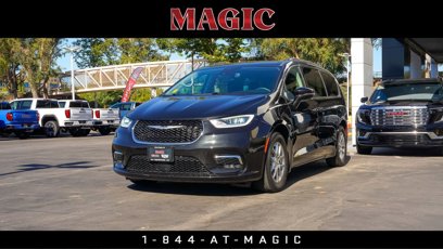 Used 2021 Chrysler Pacifica Touring
