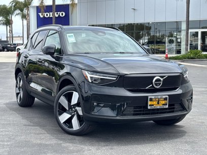 New 2025 Volvo EX40 Plus w/ Climate Package