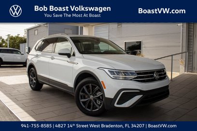Certified 2022 Volkswagen Tiguan SE w/ Panoramic Sunroof Package