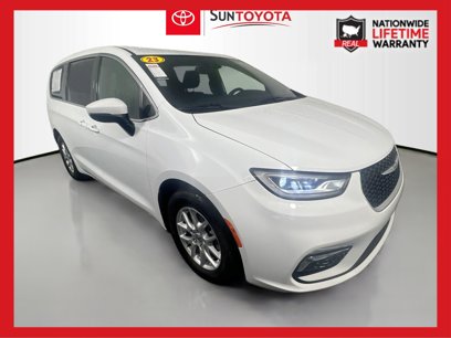 Used 2023 Chrysler Pacifica Touring