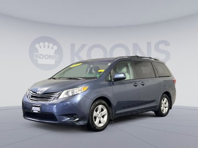 Used 2017 Toyota Sienna LE