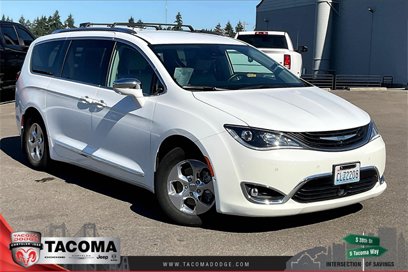 Used 2018 Chrysler Pacifica Limited w/ Advanced Safetytec Group