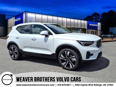New 2025 Volvo XC40 B5 Ultra w/ Climate Package
