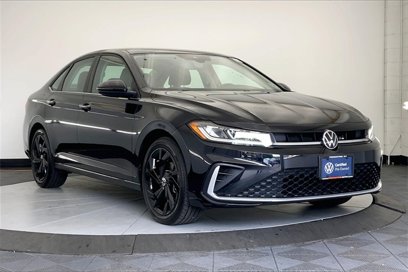 Certified 2025 Volkswagen Jetta SE w/ Sunroof Package