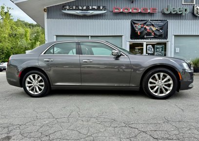 Used 2018 Chrysler 300 Limited w/ Safetytec Plus Group