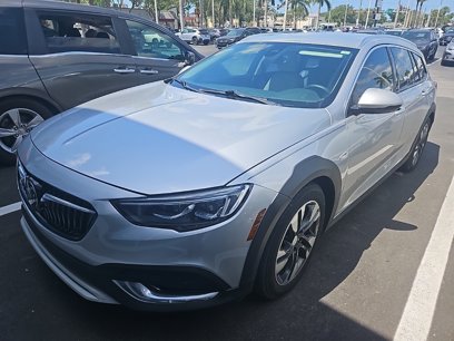 Used 2018 Buick Regal Essence w/ Driver Confidence Package #1