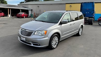 Used 2015 Chrysler Town & Country Touring-L w/ Driver Convenience Group