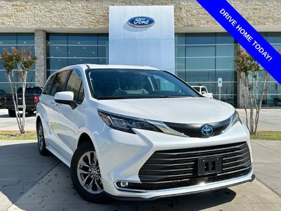 Used 2023 Toyota Sienna XLE