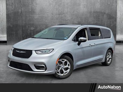 Used 2023 Chrysler Pacifica Limited