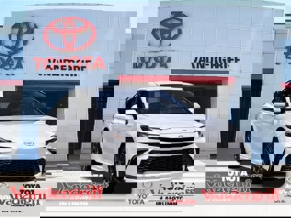 Used 2025 Toyota Camry SE