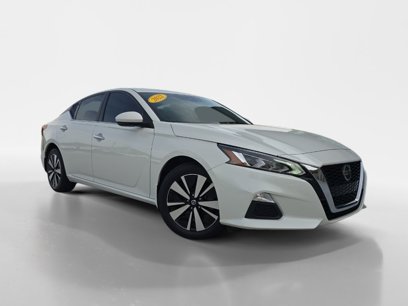 Used 2022 Nissan Altima 2.5 SV w/ SV Premium Package