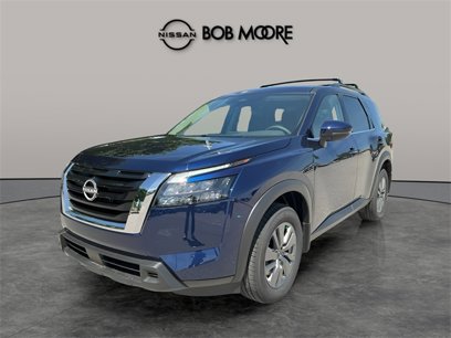 New 2025 Nissan Pathfinder SV