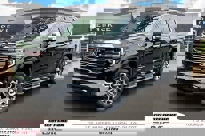 New 2025 GMC Sierra 1500 SLT w/ SLT Premium Package