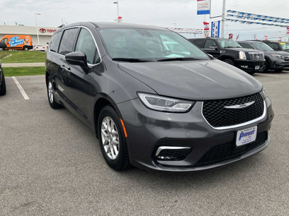 Used 2023 Chrysler Pacifica Touring-L