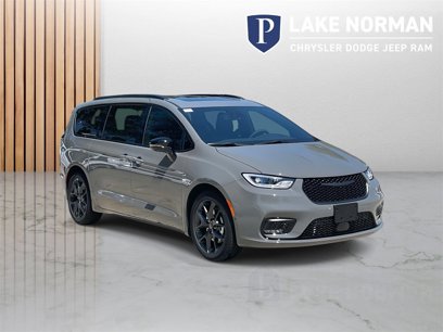 New 2025 Chrysler Pacifica Limited