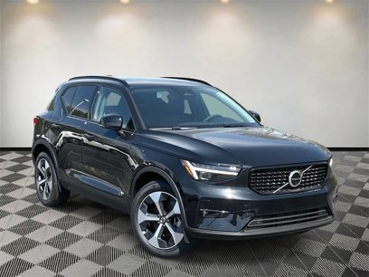 New 2025 Volvo XC40 B5 Plus w/ Protection Package Premier