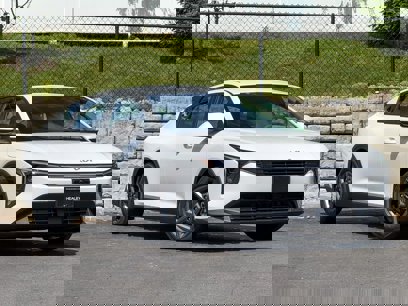 New 2025 Kia K4 LXS