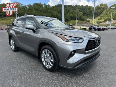 New 2025 Toyota Highlander Limited