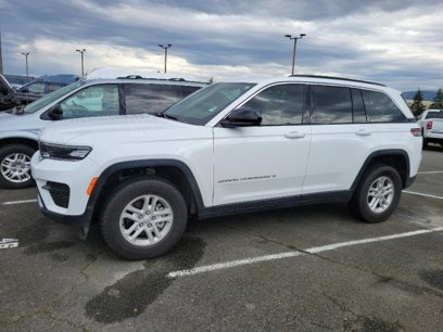 Used 2024 Jeep Grand Cherokee Laredo