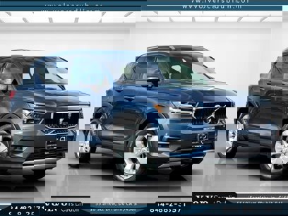 Certified 2022 Volvo XC40 T4 Momentum