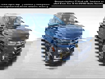 Used 2022 Chevrolet Traverse LT