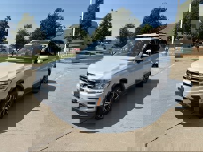Used 2019 Volkswagen Tiguan SE w/ Panoramic Sunroof Package