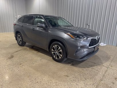 Used 2021 Toyota Highlander XLE