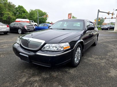 Used 2010 Lincoln Town Car Signature Limited