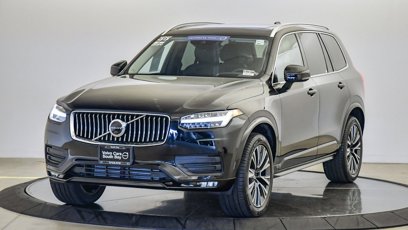 Certified 2022 Volvo XC90 T5 Momentum w/ Advanced Package