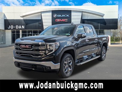 New 2025 GMC Sierra 1500 SLT w/ SLT Premium Package