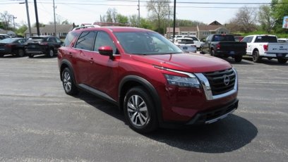 Used 2023 Nissan Pathfinder SL