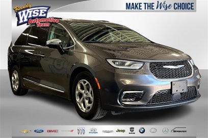 Used 2023 Chrysler Pacifica Limited