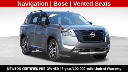 Used 2024 Nissan Pathfinder Platinum w/ Cargo Package