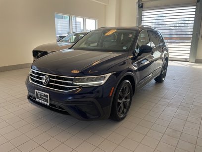 Used 2022 Volkswagen Tiguan SE w/ Panoramic Sunroof Package