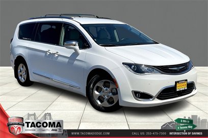 Used 2018 Chrysler Pacifica Limited w/ Advanced Safetytec Group
